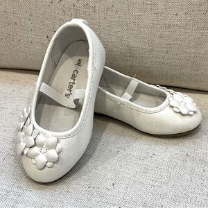 Carters Girls White slip on Dress Shoe. Size 5